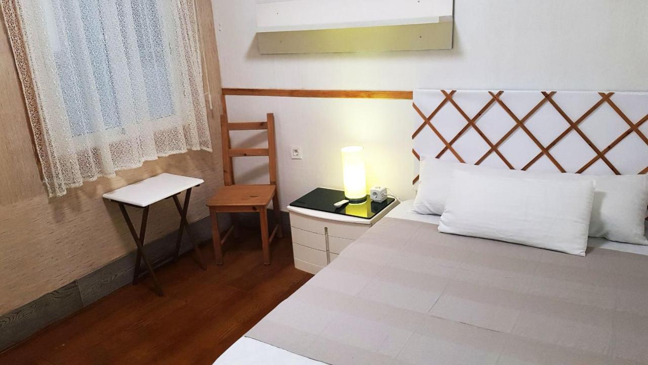 Bed and Breakfast Apartament Sagrada Familia Barcelona Zewnętrze zdjęcie